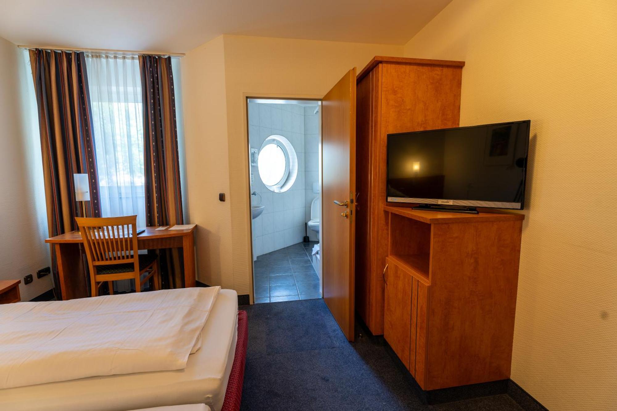 Airport Business Hotel Koeln Buitenkant foto