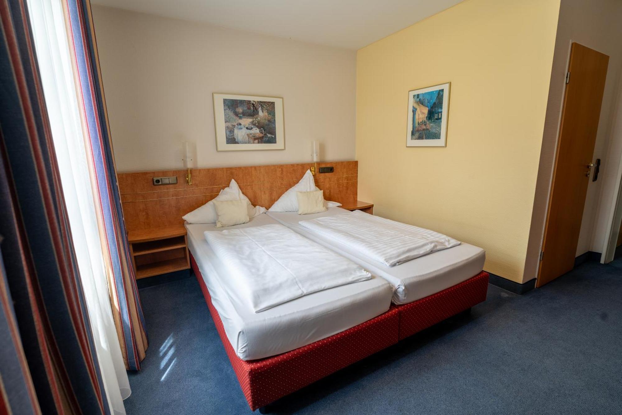 Airport Business Hotel Koeln Buitenkant foto