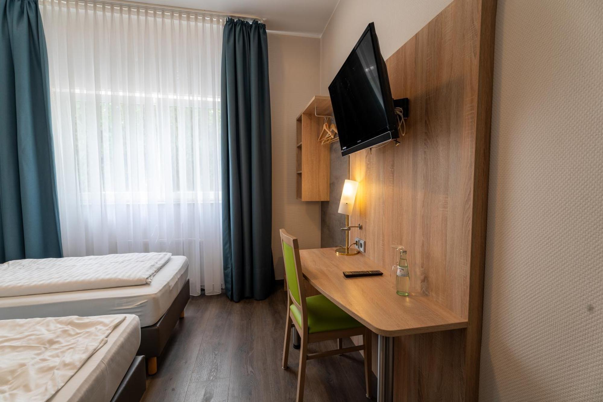 Airport Business Hotel Koeln Buitenkant foto
